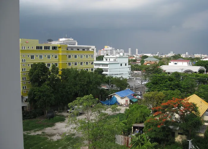 Komol Hotel 3*