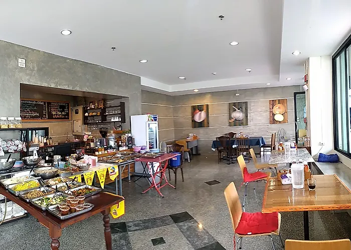 Komol Hotel 3*